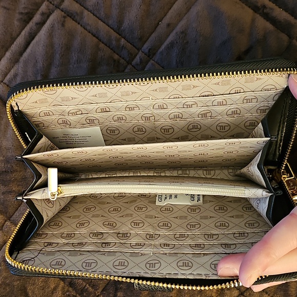 Wallet - Picture 11 of 16